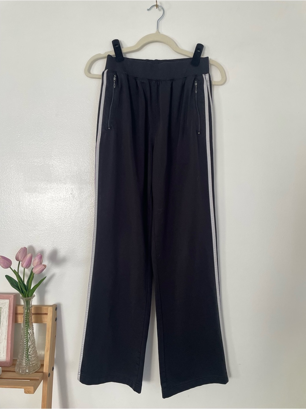 Adidas black joggers with drawstring waist and zip pockets size medium